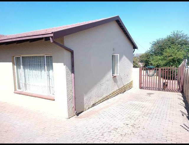 3 BEDROOM PROPERTY TO RENT IN LINDHAVEN